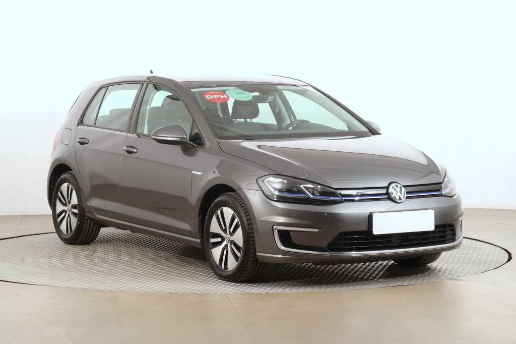 Volkswagen e-Golf 32 kWh, 37 Ah, 2018, 32 kWh, 37 Ah, 100kW