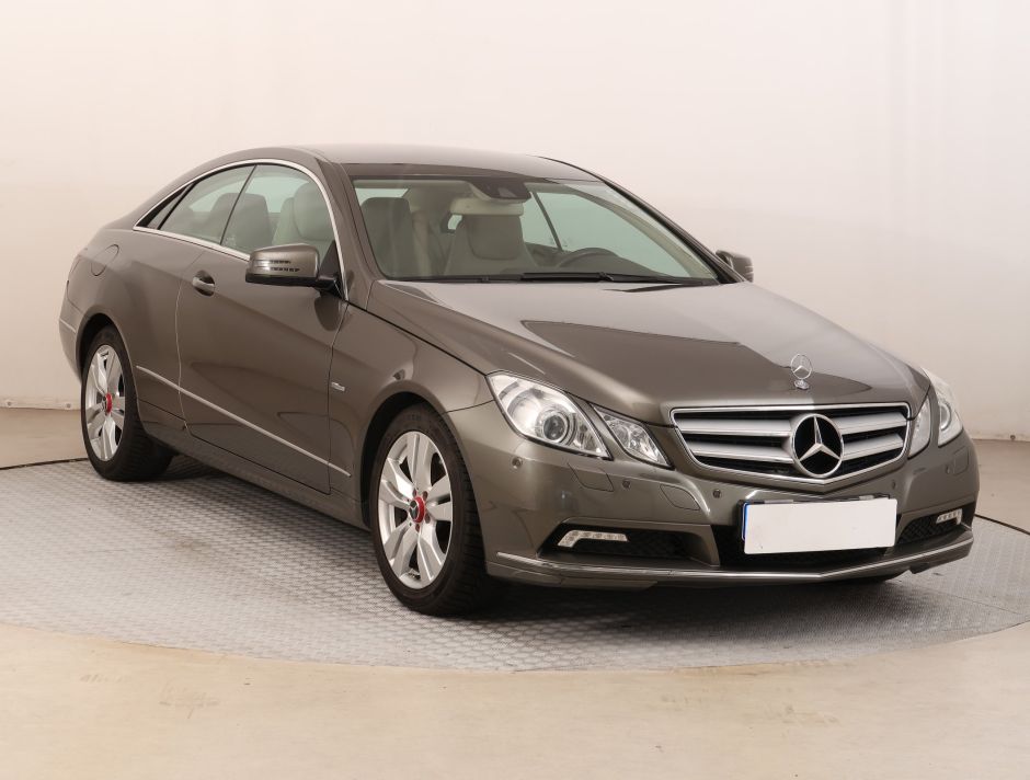 Mercedes-Benz E - 2011