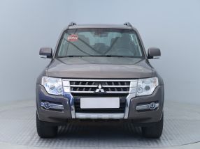 Mitsubishi Pajero - 2016