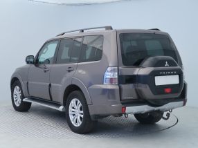 Mitsubishi Pajero - 2016