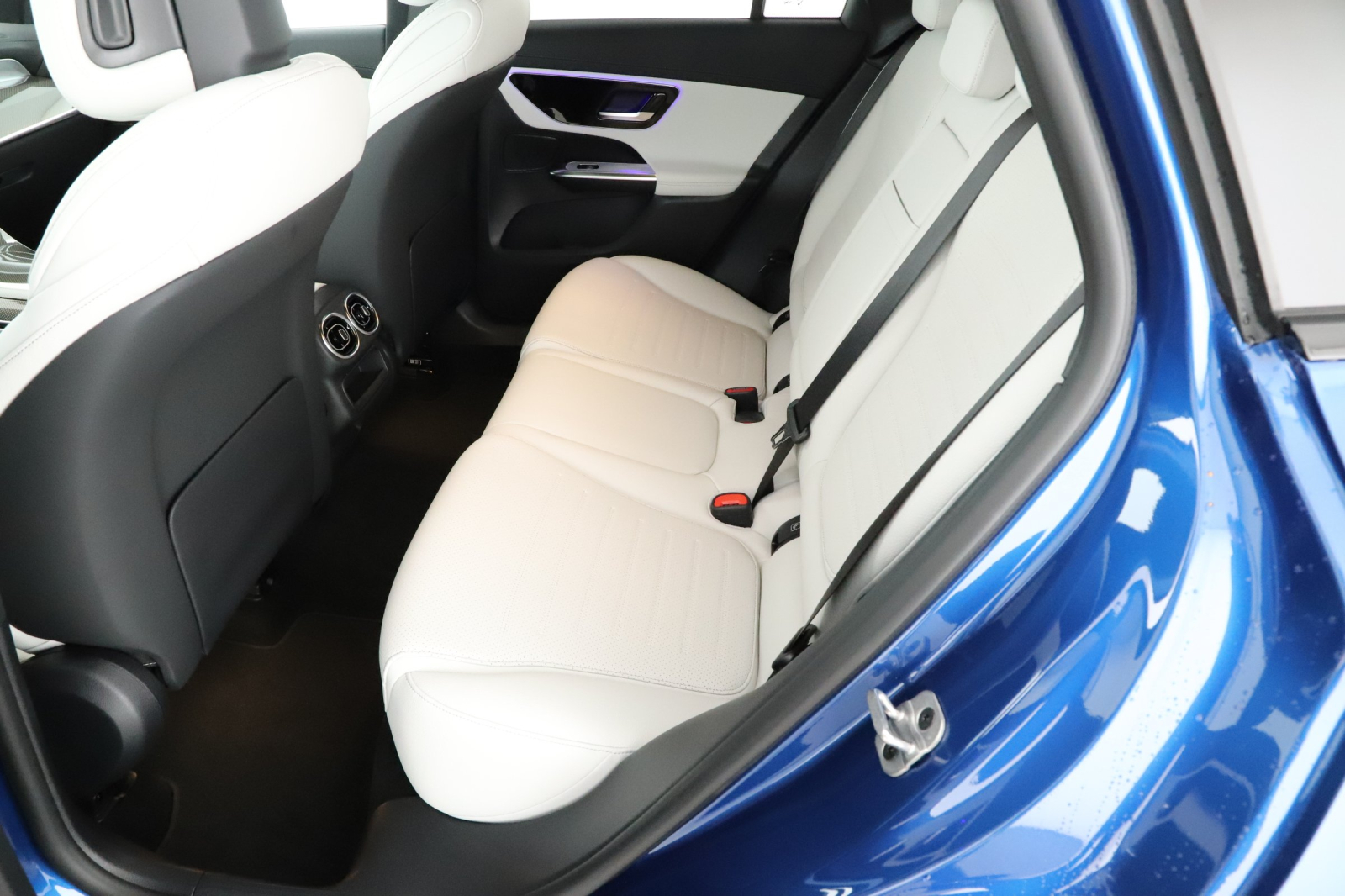 Mercedes-Benz GLC - 2024