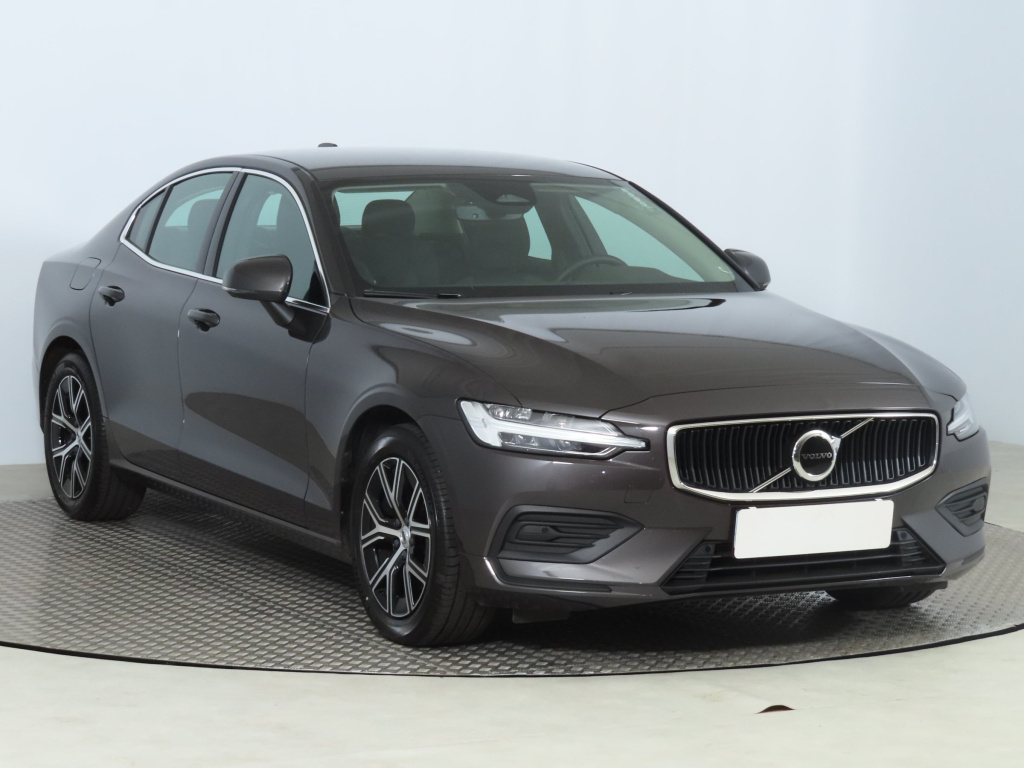 Volvo S60, 2023, B4, 145kW