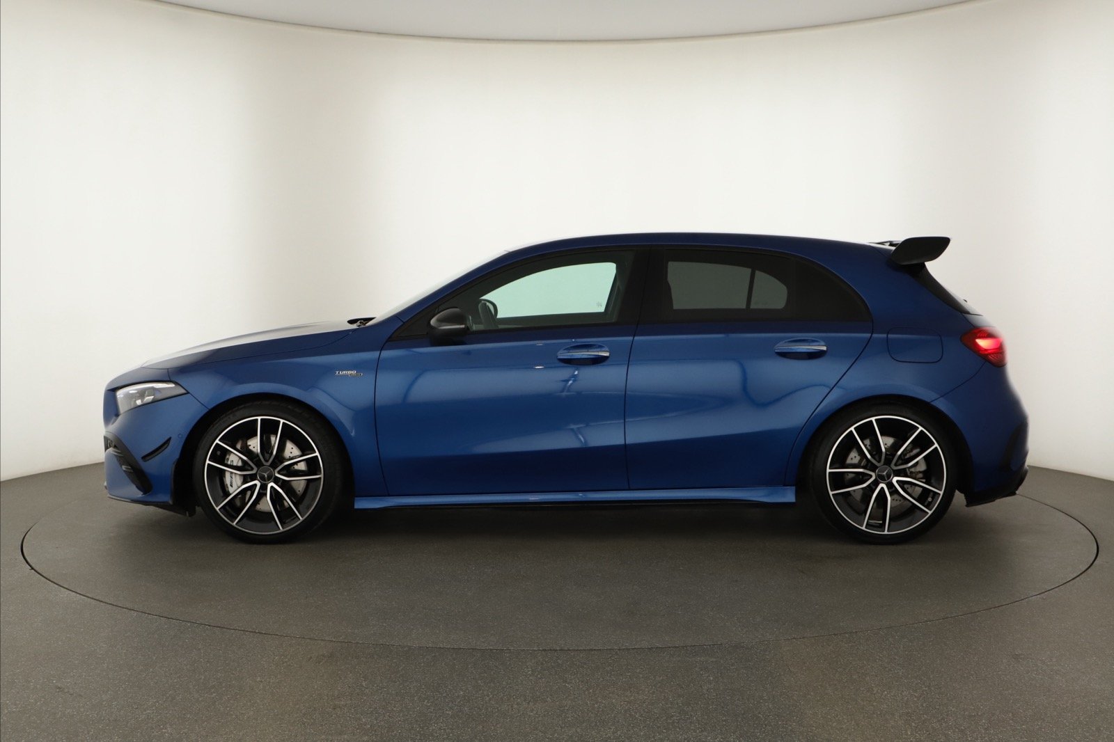 Mercedes-Benz A - 2024