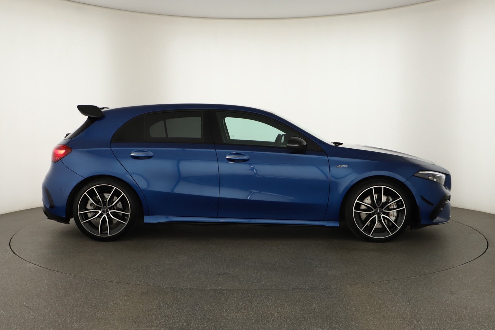 Mercedes-Benz A - 2024