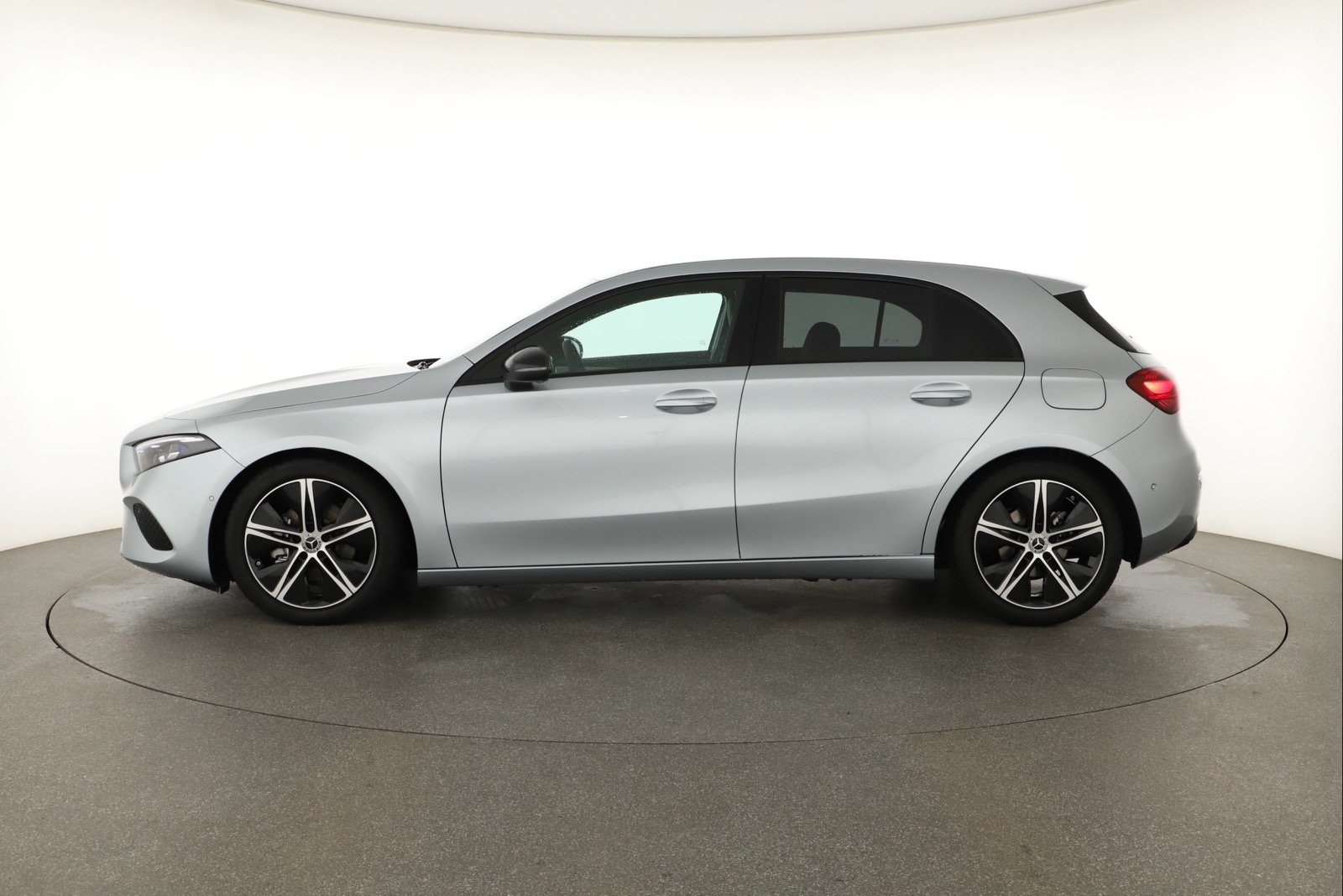 Mercedes-Benz A - 2024