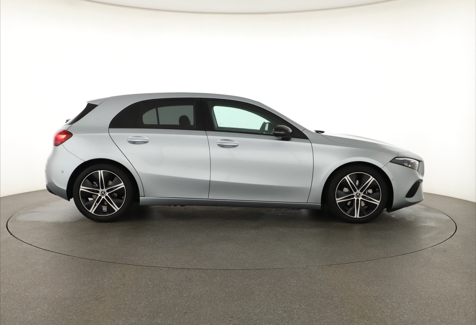 Mercedes-Benz A - 2024