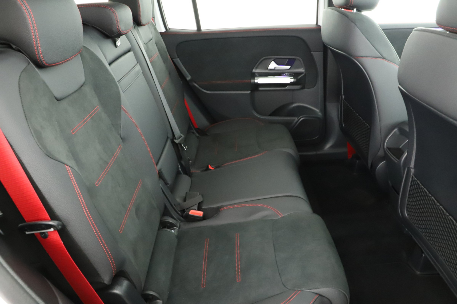 Mercedes-Benz GLB - 2025