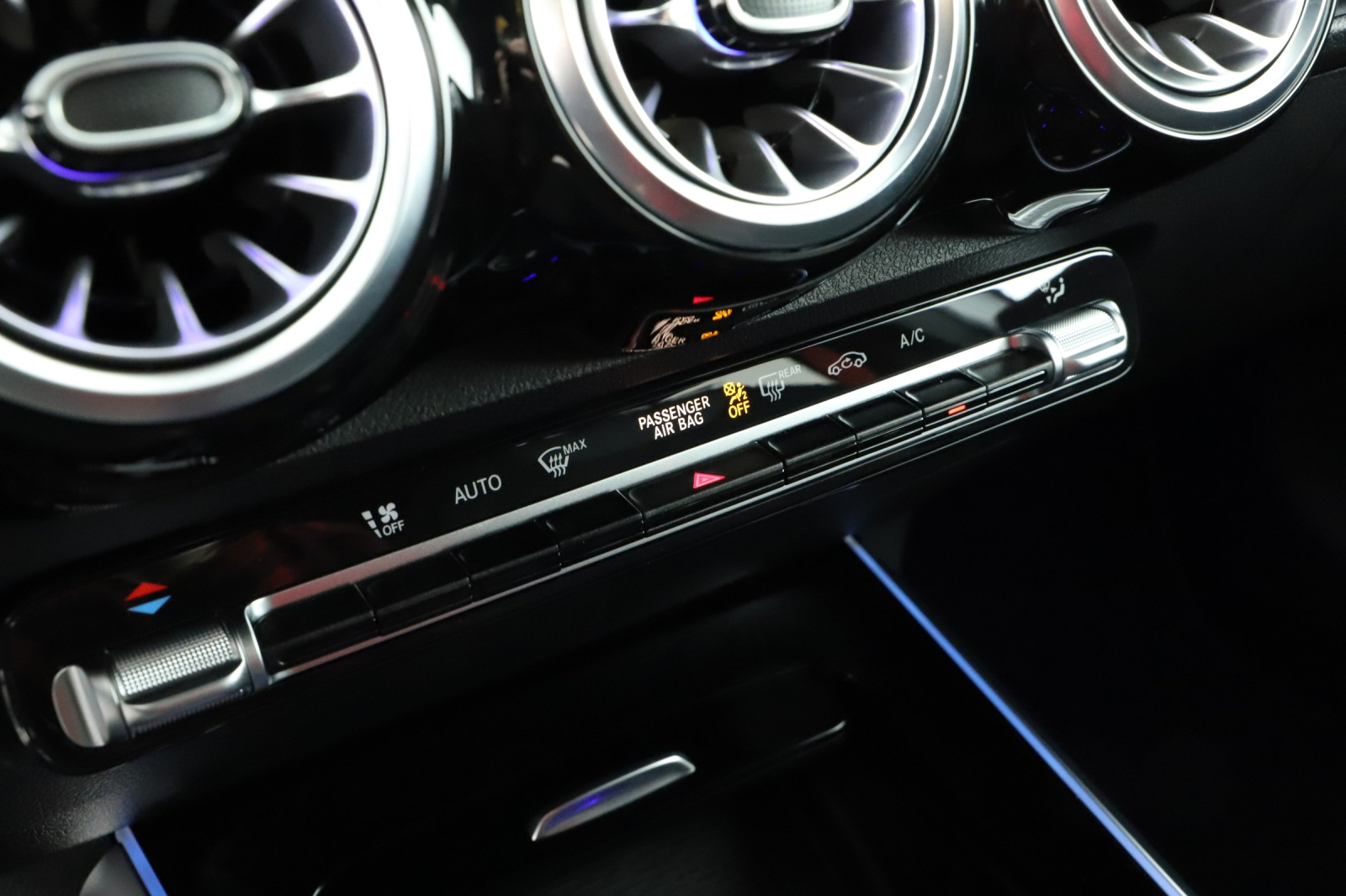 Mercedes-Benz GLB - 2025
