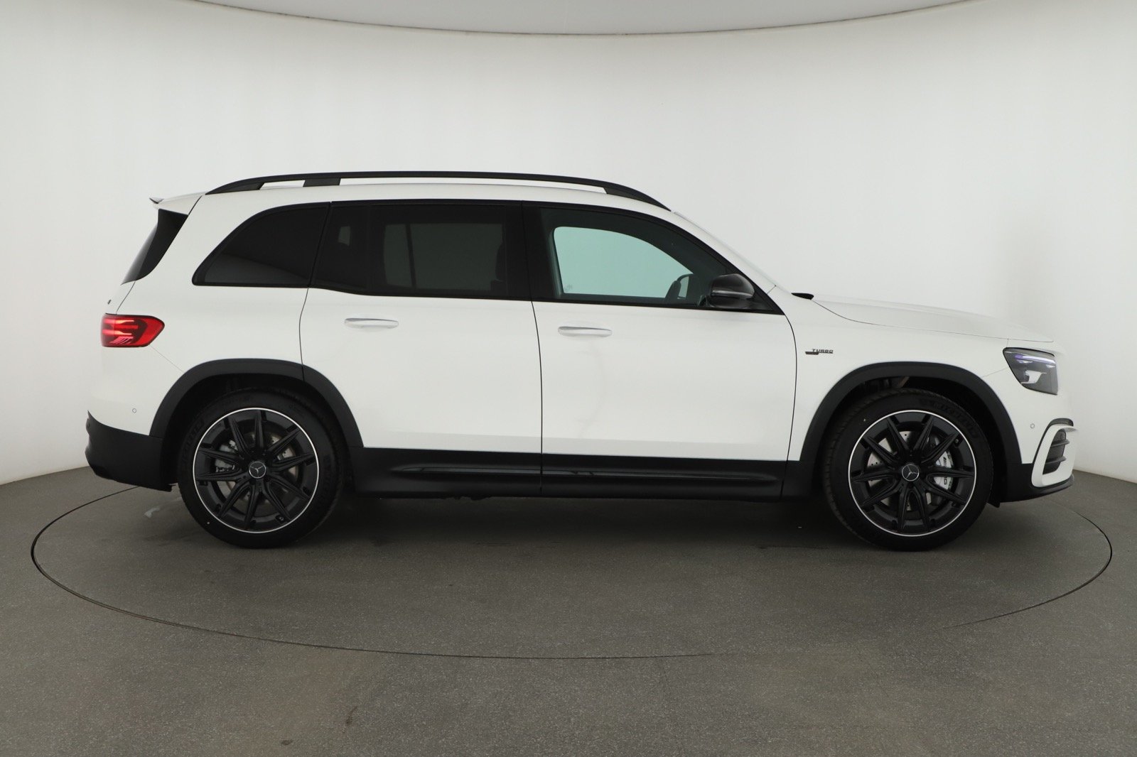 Mercedes-Benz GLB - 2025