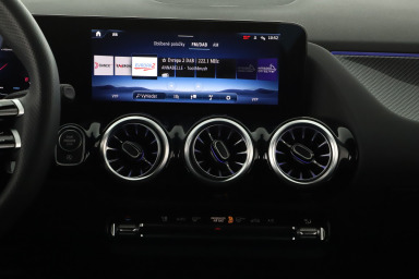 Mercedes-Benz GLA - 2024