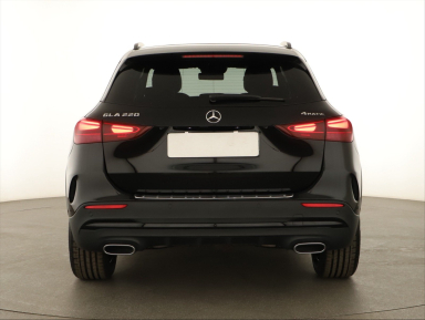 Mercedes-Benz GLA - 2024