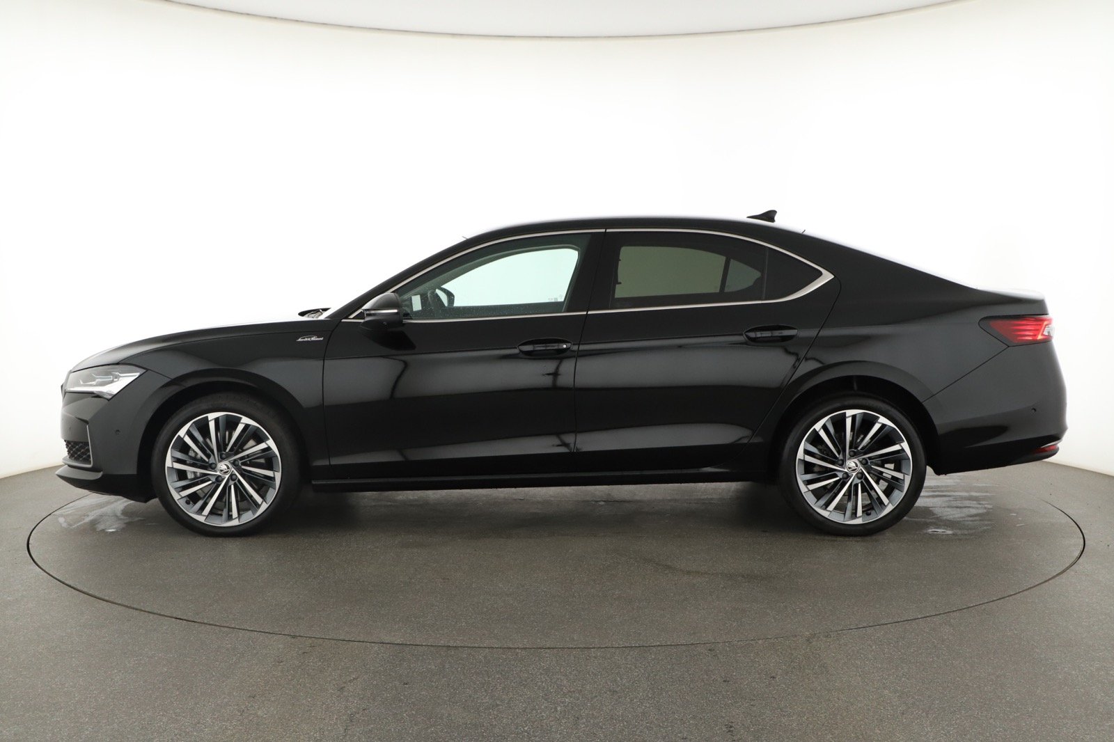 Škoda Superb - 2024