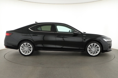 Škoda Superb - 2024