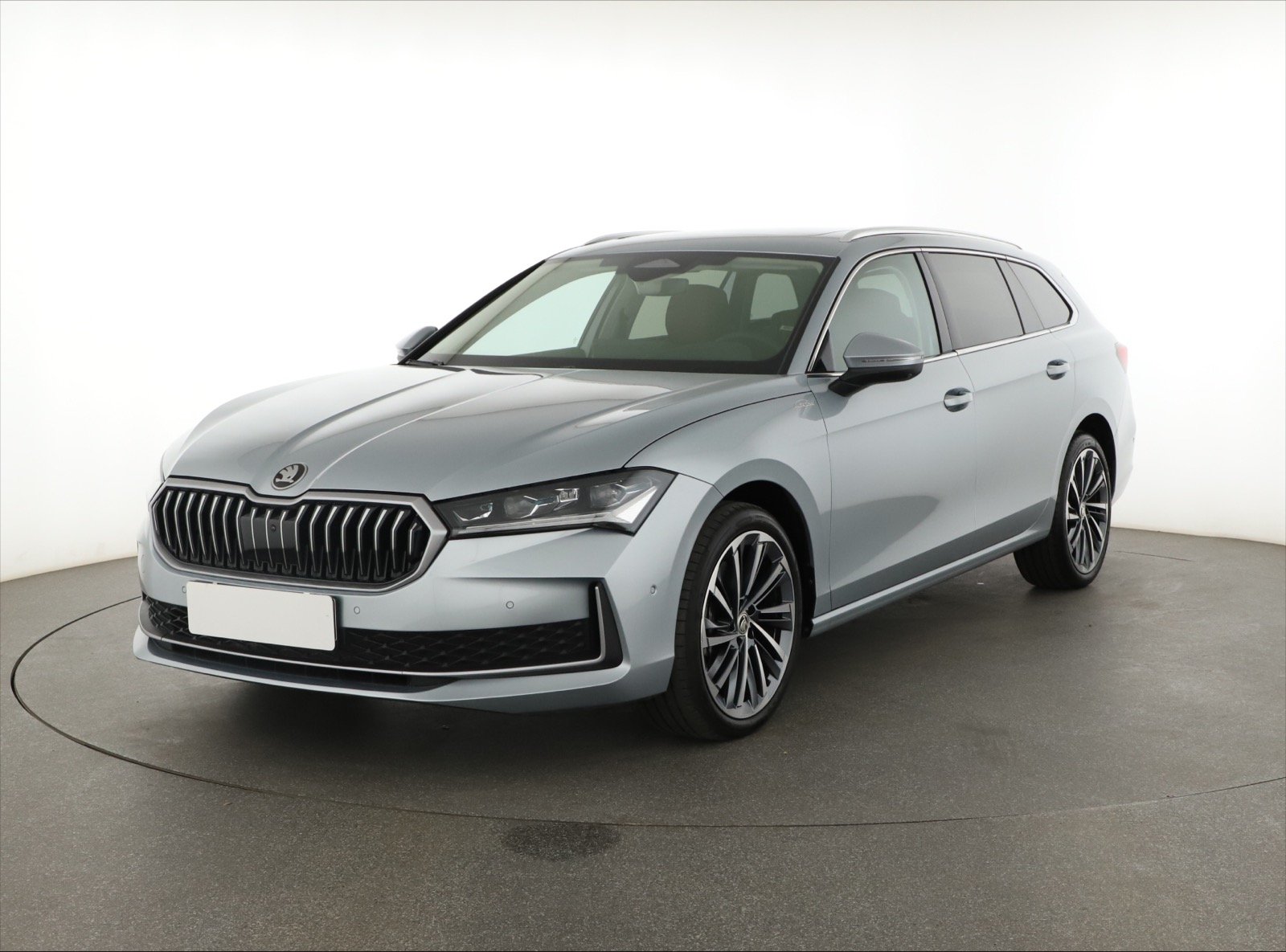 Škoda Superb - 2024
