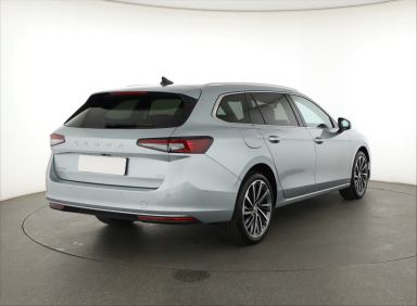 Škoda Superb - 2024