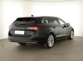 Škoda Superb - 2024