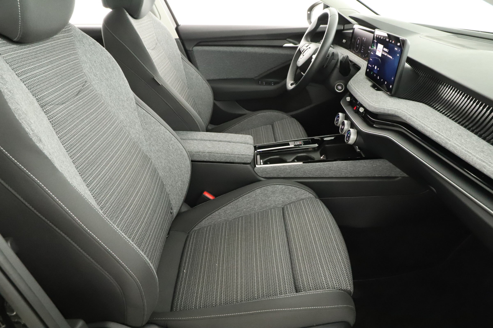 Škoda Superb - 2024