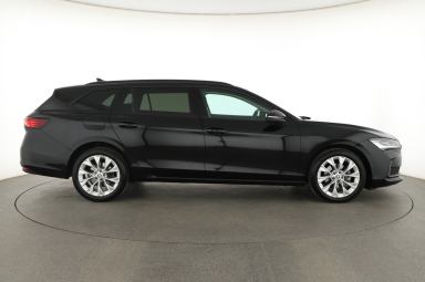 Škoda Superb - 2024
