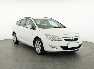 Opel Astra, 2011