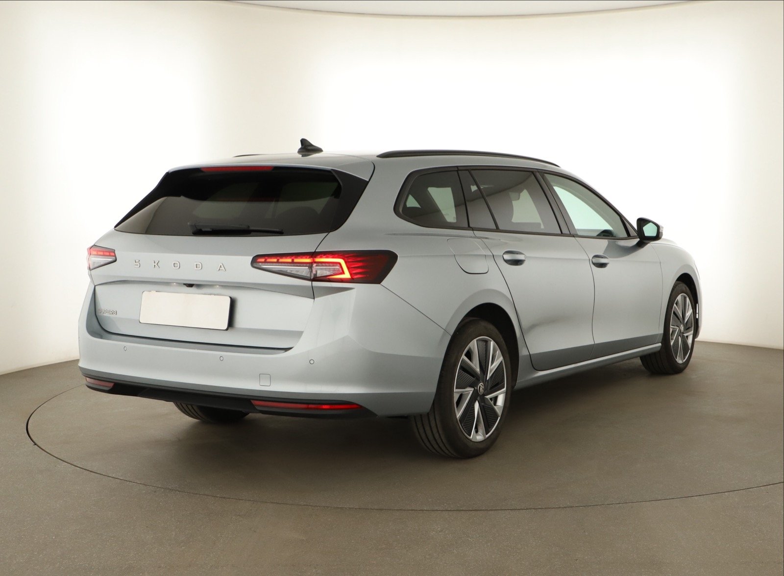 Škoda Superb - 2024