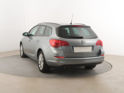 Opel Astra 2012