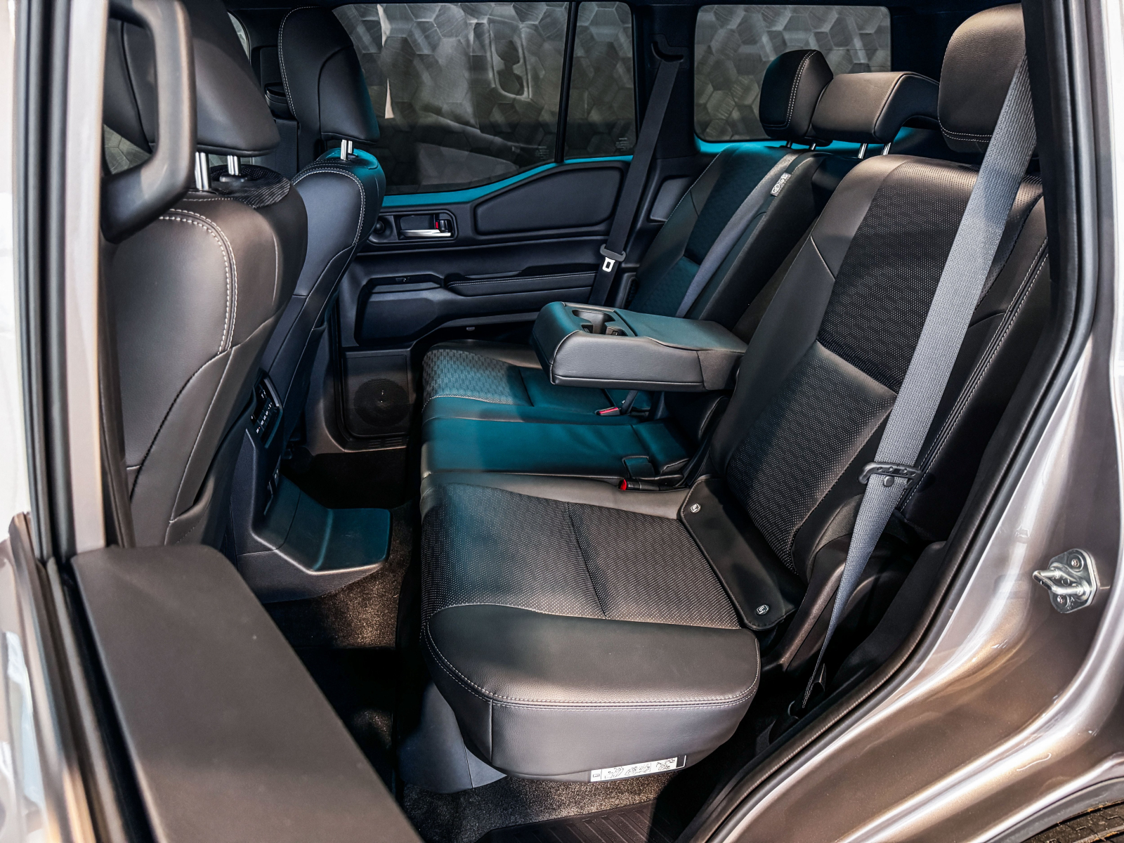 Toyota Land Cruiser - 2025