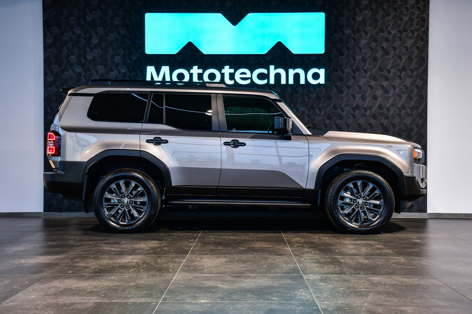 Toyota Land Cruiser - 2025