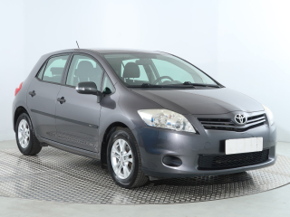 Toyota Auris, 2011