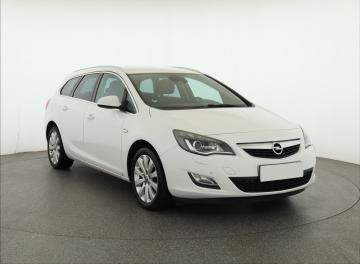 Opel Astra, 2011