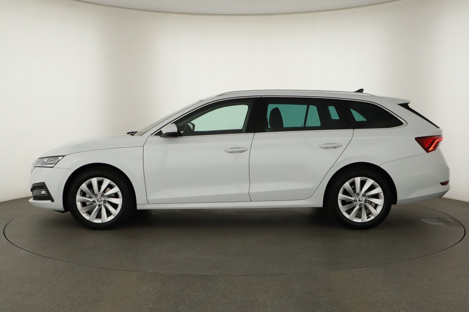 Škoda Octavia - 2024