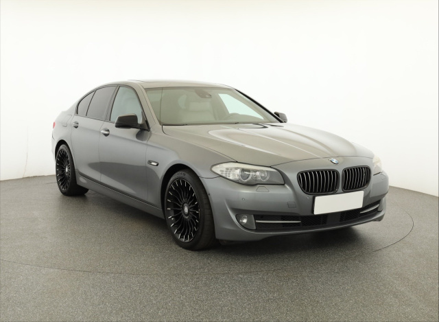 BMW 523i