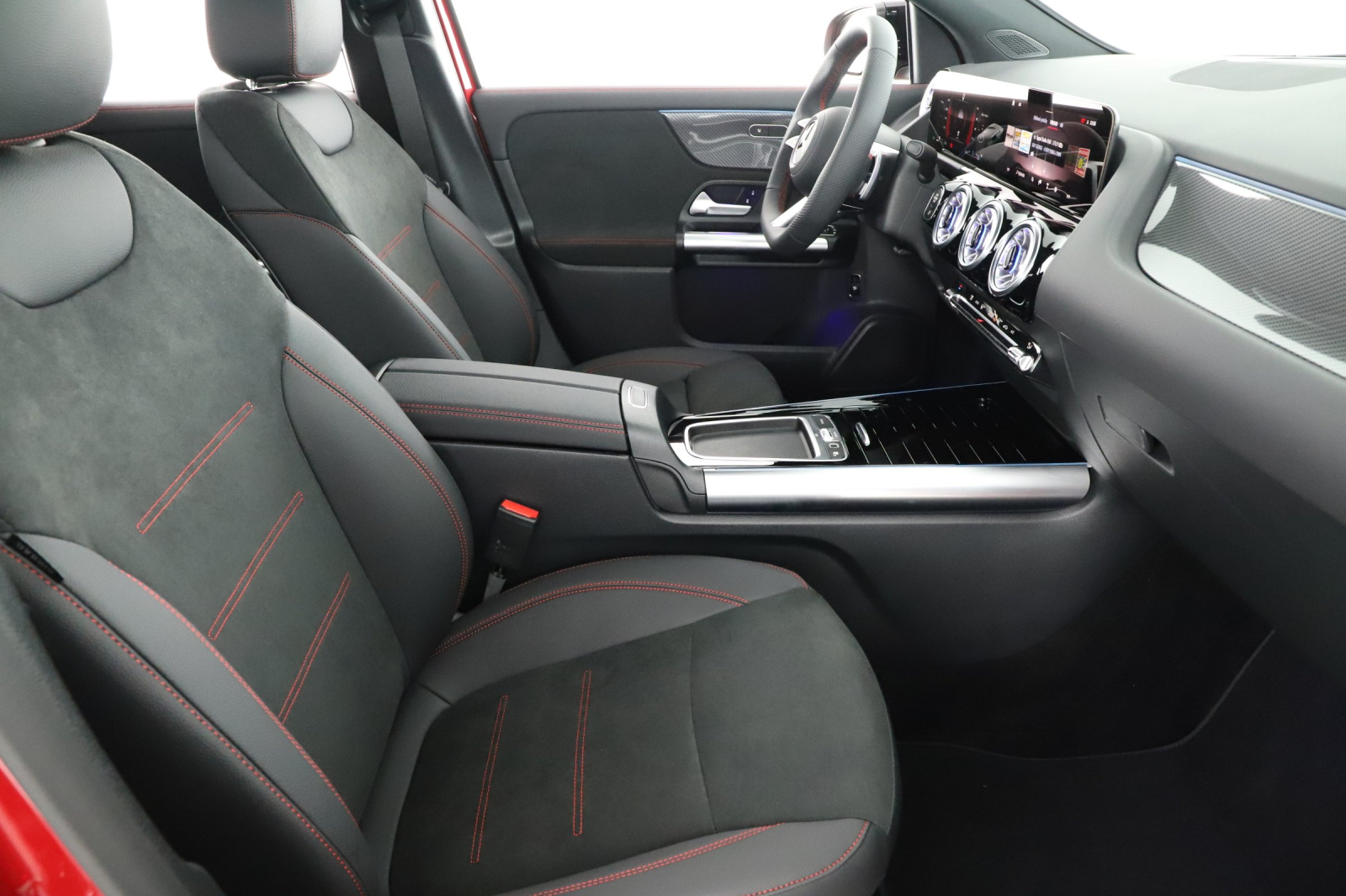 Mercedes-Benz GLA - 2024