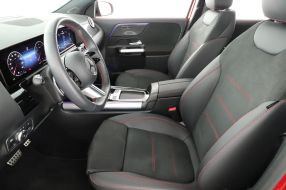 Mercedes-Benz GLA - 2024