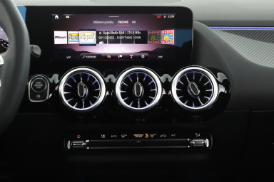 Mercedes-Benz GLA - 2024