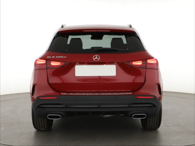 Mercedes-Benz GLA - 2024