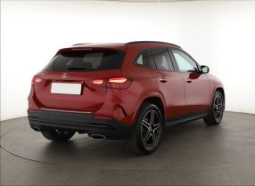 Mercedes-Benz GLA - 2024