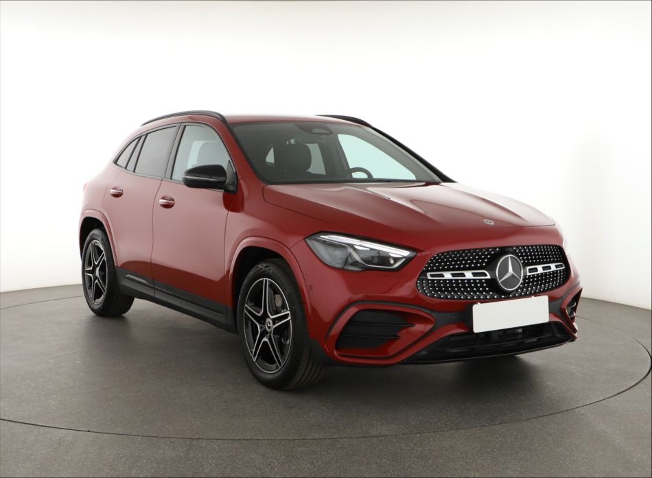 Mercedes-Benz GLA - 2024