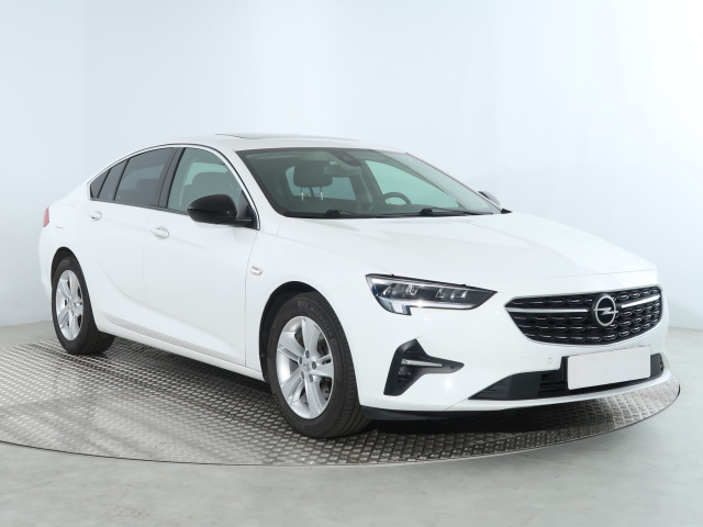 Opel Insignia 2022