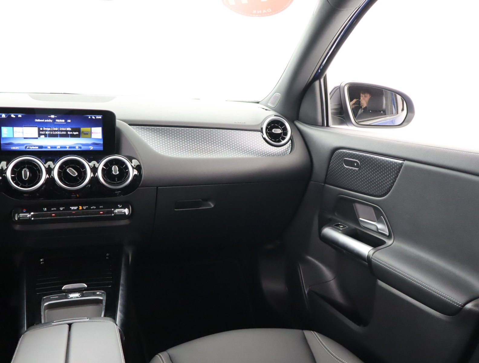 Mercedes - Benz GLA - 2024