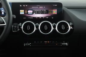 Mercedes-Benz GLA - 2024
