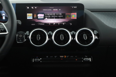 Mercedes-Benz GLA - 2024