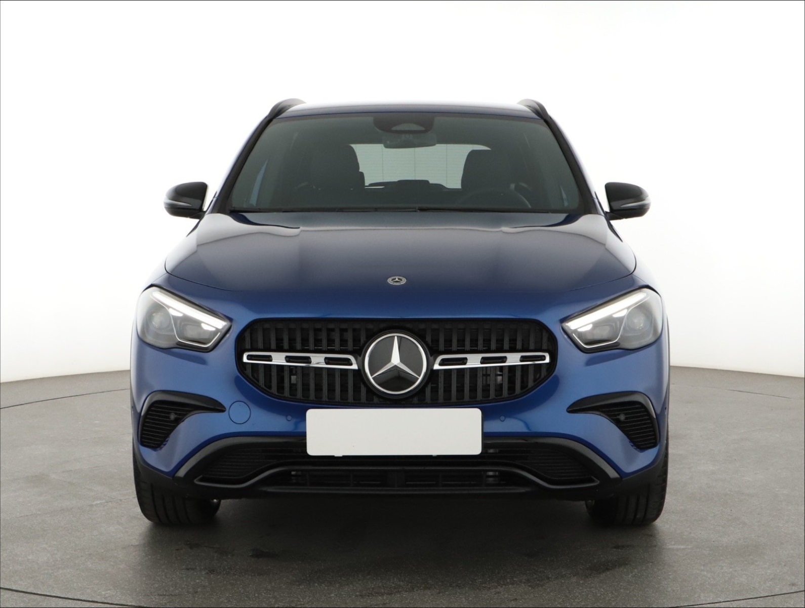 Mercedes-Benz GLA - 2024