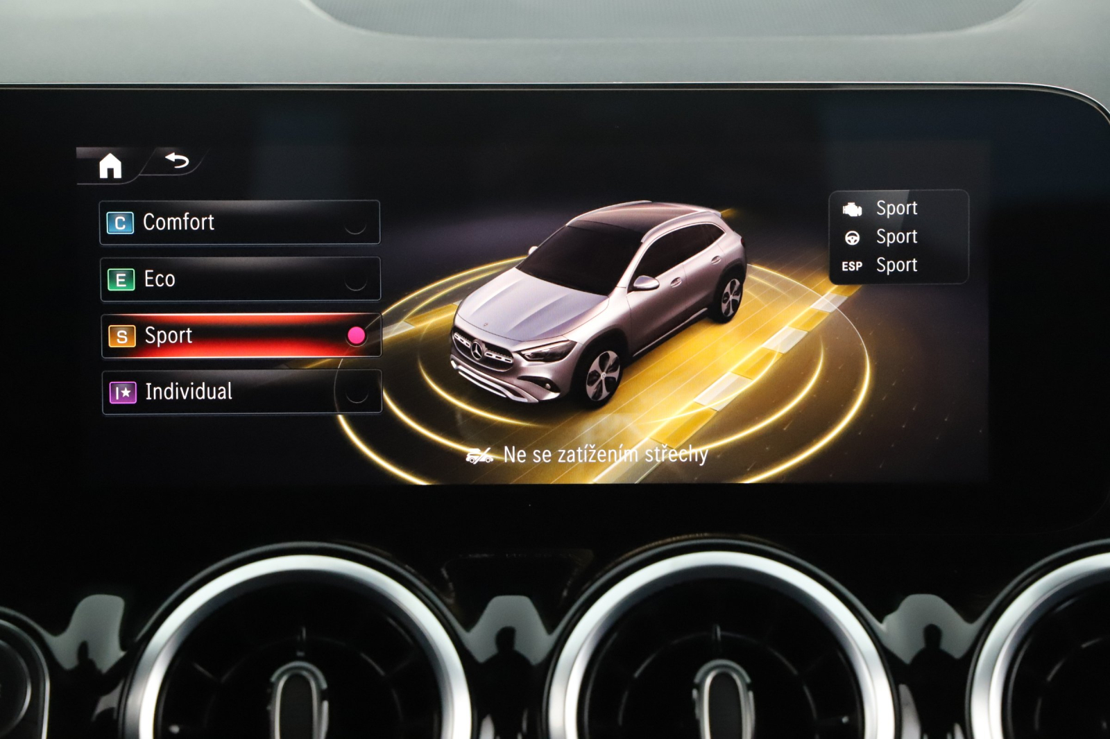 Mercedes-Benz GLA - 2024