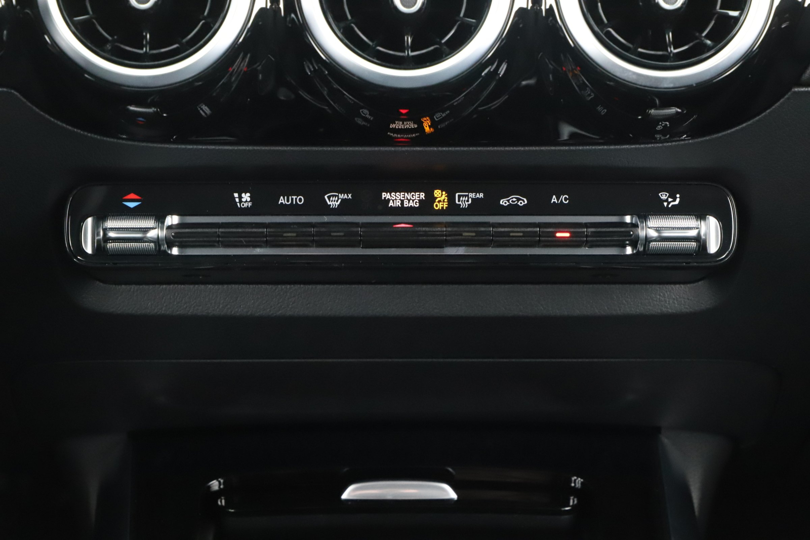 Mercedes-Benz GLA - 2024