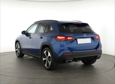 Mercedes-Benz GLA - 2024