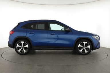 Mercedes-Benz GLA - 2024