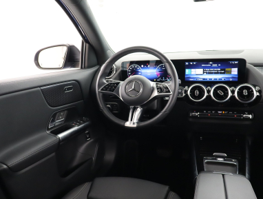 Mercedes - Benz GLA - 2024