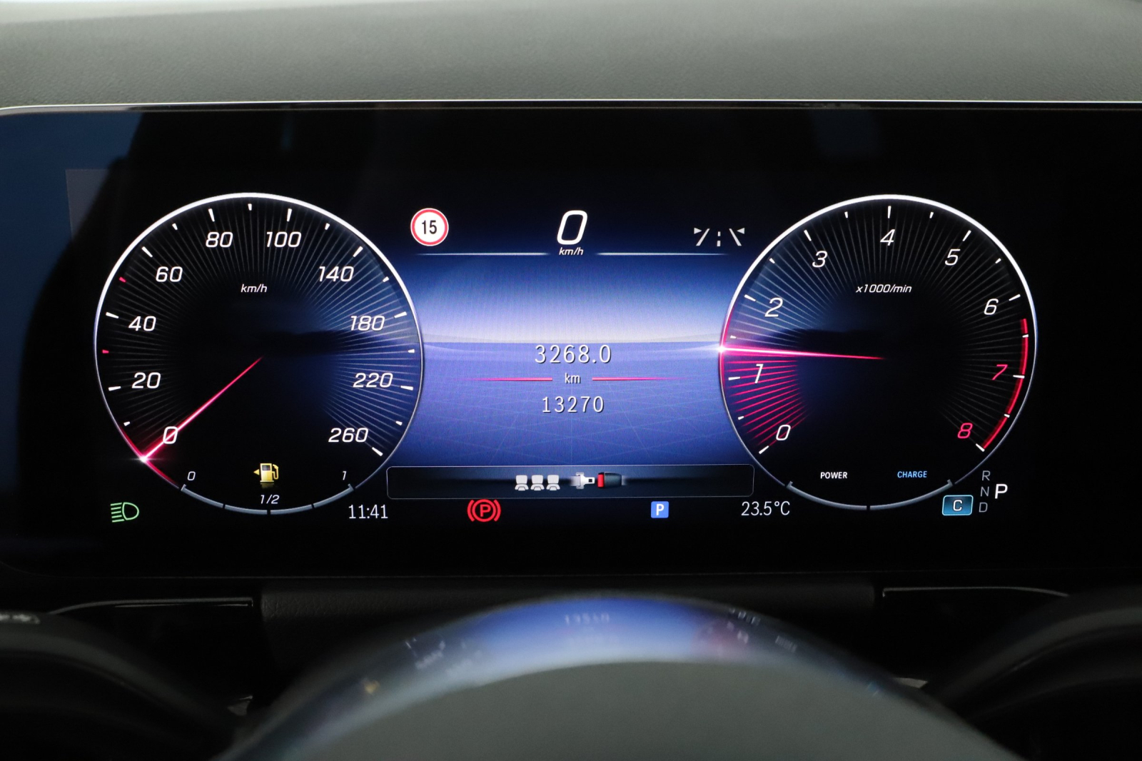 Mercedes-Benz GLA - 2024