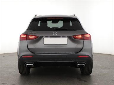 Mercedes-Benz GLA - 2024