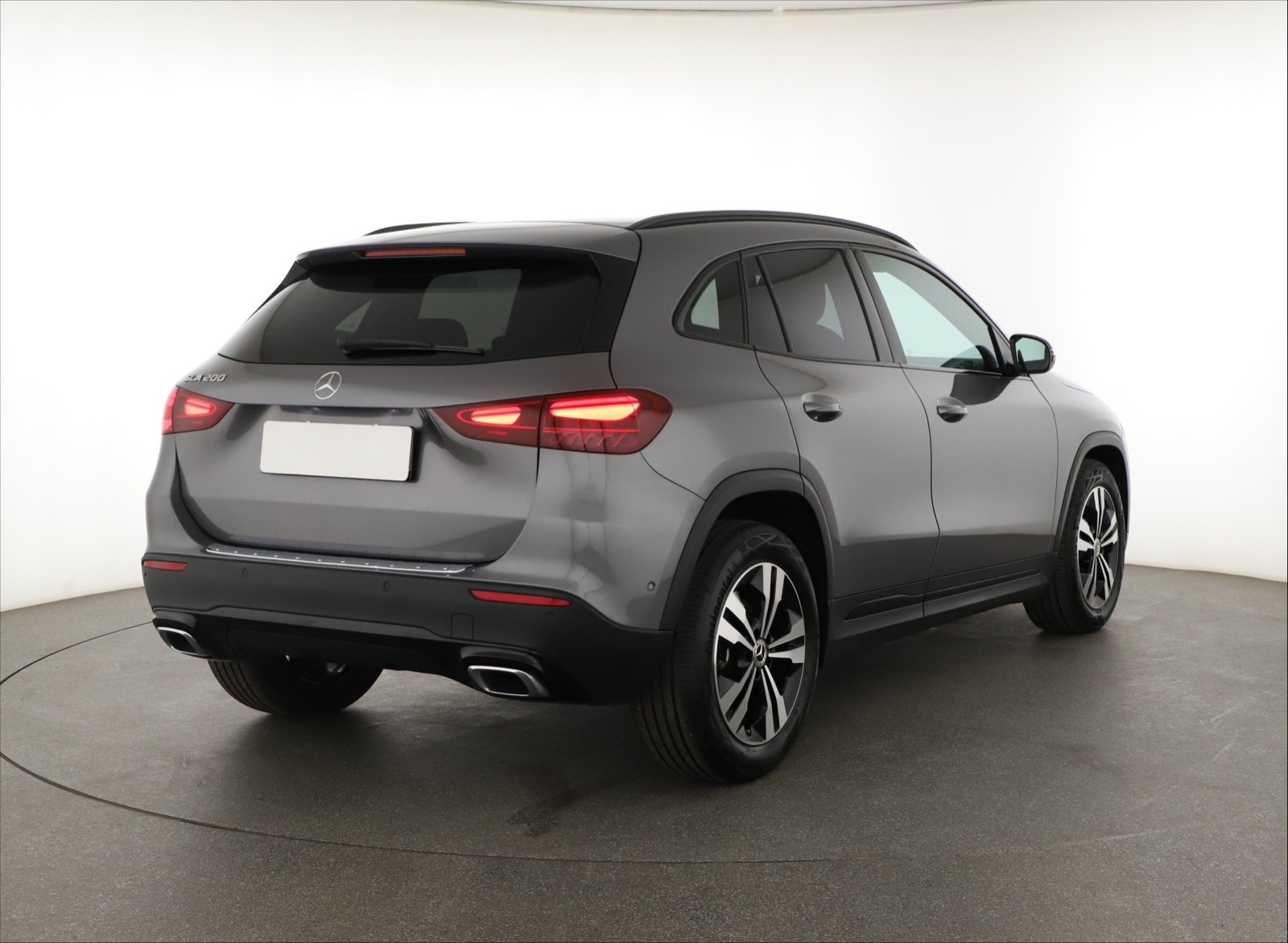 Mercedes-Benz GLA - 2024